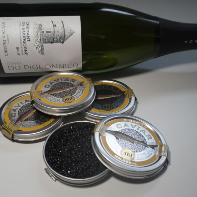 4 stk. caviar og en flaske bobler